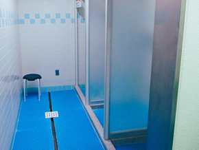 シャワー室